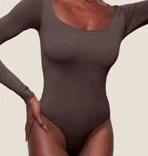 SKIMS l Essentials Long Sleevw Scoopneck Bodysuit thumbnail 1