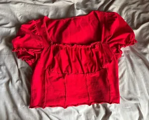 Red scrunched cropped square neck top Size M thumbnail 1