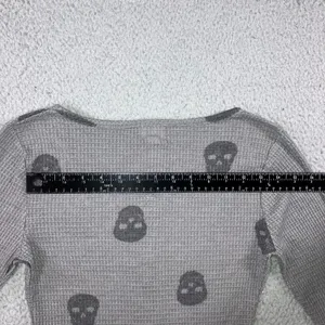 Skull Print Waffle Knit Cropped Top Small L/S Y2K‎ Edgy Emo Punk Goth Grunge thumbnail 10