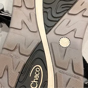 Chacos Women’s Gray & Black Classic Strappy Sandals size 10 thumbnail 8
