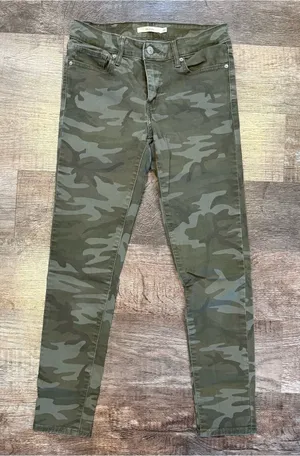 Levi 711 Green Camo Skinny Jeans Mid Rise 26 Waist Ankle Length Army Miltary thumbnail 1