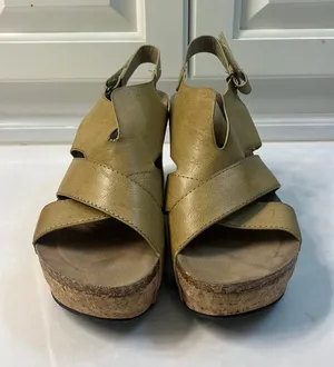 Pierre Dumas wedges  thumbnail 1