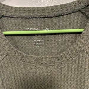 American Eagle Outfitters Olive Long Sleeve Henley Tee Size XL! thumbnail 2