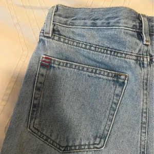 BDG High Waisted Girlfriend Short - Light Blue Wash Size 28 thumbnail 5