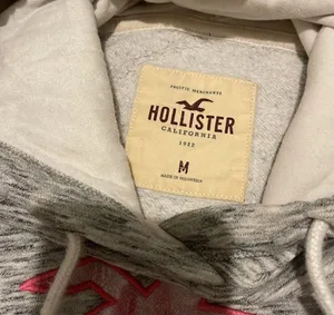 Thick Hollister hoodie for women, size medium thumbnail 4