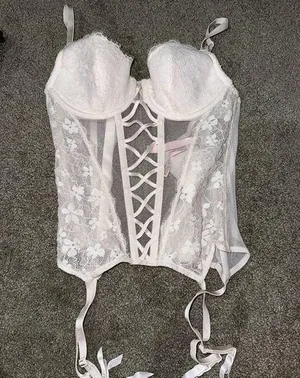 Victoria’s Secret lingerie top thumbnail 1