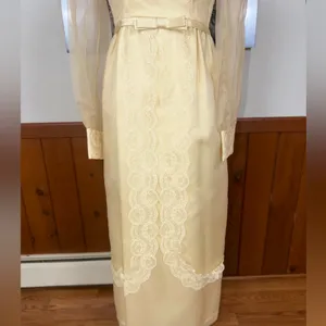 Gorgeous Vintage 1960s Ivory Sheath Wedding Gown thumbnail 5