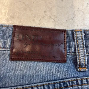 • One Teaspoon • Women’s WORN OUT daisy duke cut denim distressed shorts. thumbnail 7