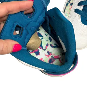 Jordan 6 Retro White Laser Fuchsia Green Abyss Kids 7Y/8.5W thumbnail 11