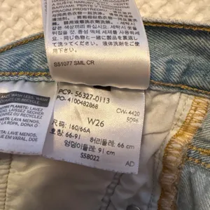 Levi’s 501 Shorts 26 thumbnail 3