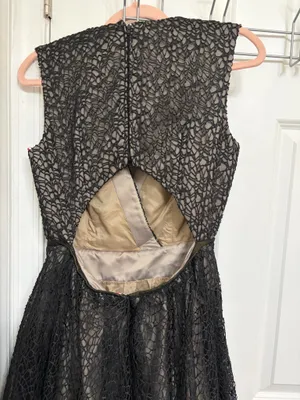Monique Lhuillier Gown thumbnail 6