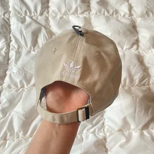 Adidas Women's Relaxed Fit Khaki White Cap Adjustable Strapback Hat thumbnail 2