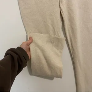 White Fox Beige Flare Leg Pull On Lounge Pants size Medium thumbnail 4