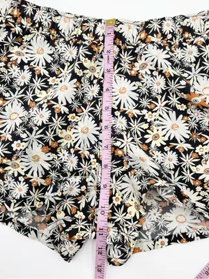 Patagonia Women's 2.5" Barely Baggies Multifunction Shorts Size Small Floral thumbnail 9