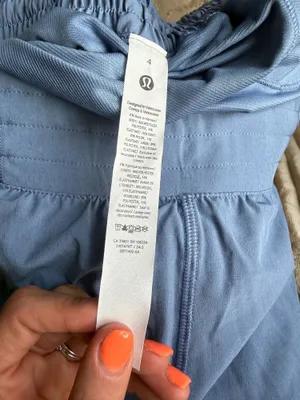 Lululemon Shorts Hotty 4" Lined  thumbnail 4