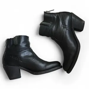Frye Women Leslie Artisan Black Leather Boho Zip Ankle Boot Size 6.5 thumbnail 5