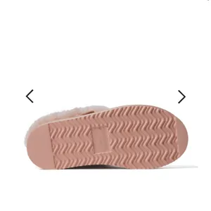 NWT Fireside Genuine Sherling Slippers thumbnail 16
