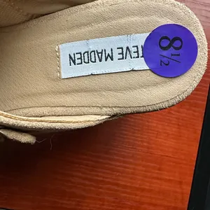 Steve‎ Madden Klicky Tan Suede Studde Clogs Women's Sz 38.5 thumbnail 5