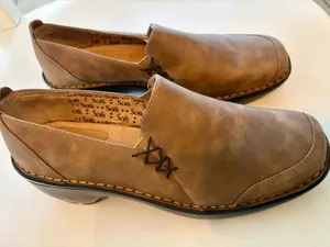 Sofft Leather Slip On Loafers Comfort Shoes Brown Womens 8M thumbnail 1