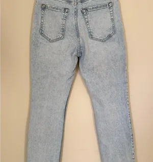 Abercrombie and Fitch Ultra High Rise 90s Straight Jean thumbnail 6