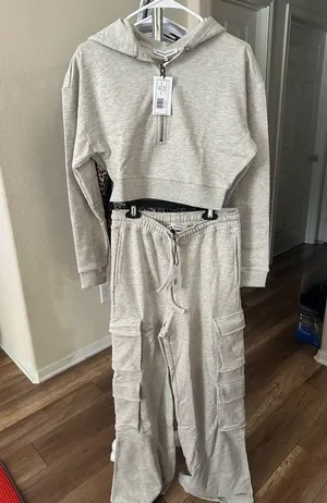 NWT WeWoreWhat Light Gray Zip-Up crop hoodie and Joggers Set XS thumbnail 4
