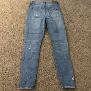 American Eagle Outfitters High Rise Blue Jeans with Distressed Details thumbnail 3