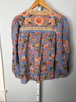 FARM Rio Super Bloom Tapestry Blue Floral Blouse Top Size M thumbnail 6