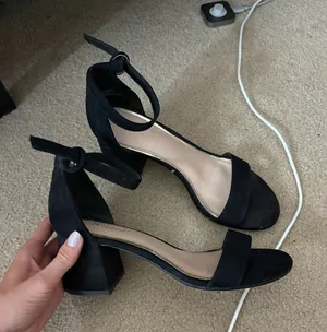 Amazon heels thumbnail 1