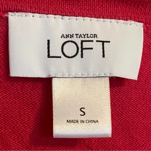 Ann Taylor LOFT Hot Pink Long Sleeve V-Neck Button Down Sweater Size Small thumbnail 2
