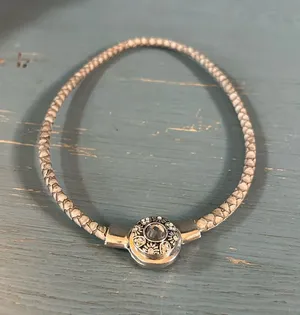 Source Unknown Silver-Tone Braided Leather Necklace with Floral Blue Gem Round Clasp - Like New thumbnail 1