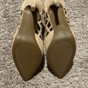 Guess caged pumps thumbnail 4