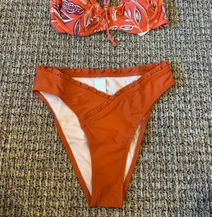 CUPSHE swim suit thumbnail 1
