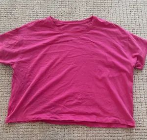 Lululemon Cates Crop Tee thumbnail 1