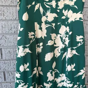 Abercrombie Ruffle Tiered Maxi Dress Size XS Floral Green Spring Wedding thumbnail 7