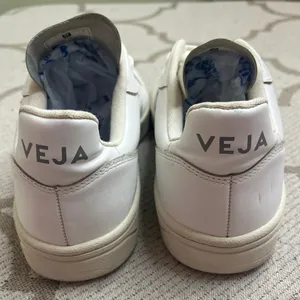Veja V-10 sneakers all-white leather perforated toes lace.up sneakers, size 10 thumbnail 5