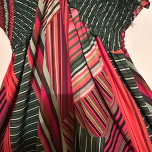 Beautiful off the shoulder (summer/100% polyester) Maxi Dress Size 2X.no brand. thumbnail 6