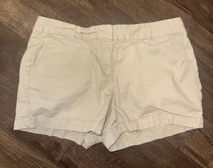 Loft tan flat front preppy size 6 minimalist vacationcore shorts thumbnail 1