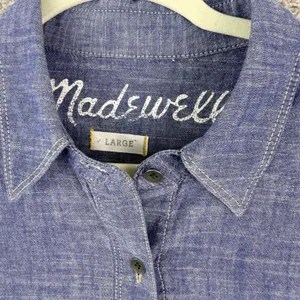Madewell Chambray Button Down Shirt Size Large Blue Workwear Long Sleeve Cotton thumbnail 4