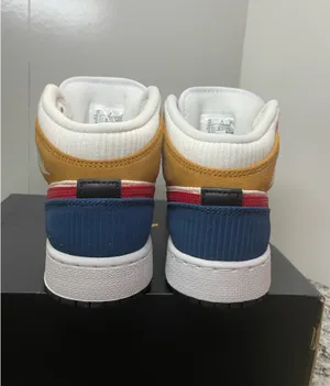 Air Jordan 1 Mid woman’s size 6.5 Messy Room DR6957-100 athletic thumbnail 9