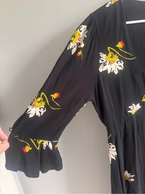 Free People Floral Wrap Dress Medium Black Bell Sleeve‎ Boho thumbnail 4