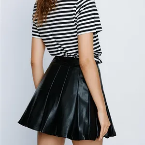 Hollister Ultra High-Rise Black Leather Pleated Skirt Sz S thumbnail 4