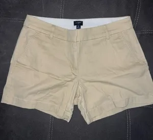 Jcrew 5” khaki chino shorts thumbnail 2