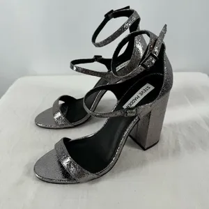 Steve Madden Parrson Pewter Ankle Strap‎ Heels in Metallic Size 8 thumbnail 4