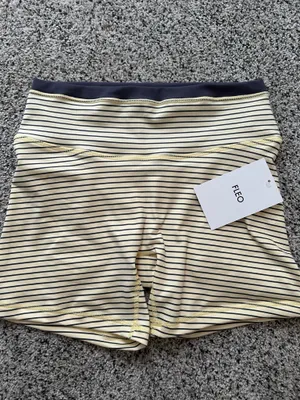 Fleo shorts Yellow Size M thumbnail 2