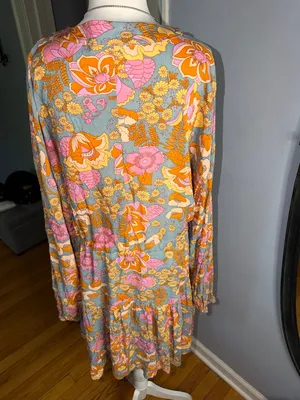 entro Floral V-Neck Tie-Waist Dress in Pink, Orange & Gray thumbnail 7