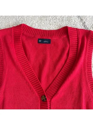 GAP Red Button Front Sweater Vest Preppy Y2K Knit Back-to-School thumbnail 3