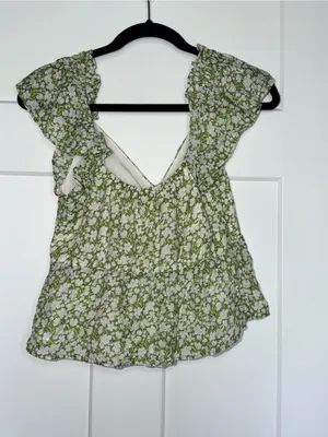 Old Navy Green Floral Ruffle Strap Tank thumbnail 2