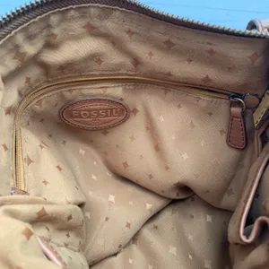 Fossil Y2K Tan/Yellowish Leather Crossbody Purse w/ Numerous Zipper Pockets thumbnail 6