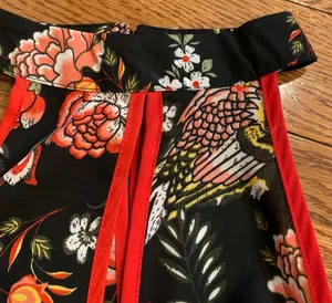 LILY black floral and bird design peplum /halter neck black sleeveless top M thumbnail 8