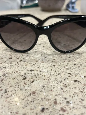 Yunison women’s Jet Black Sunglasses thumbnail 2
